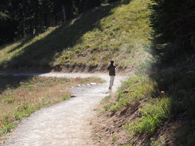 Hiking on Sun Notch Trail at Crater Lake Oregon