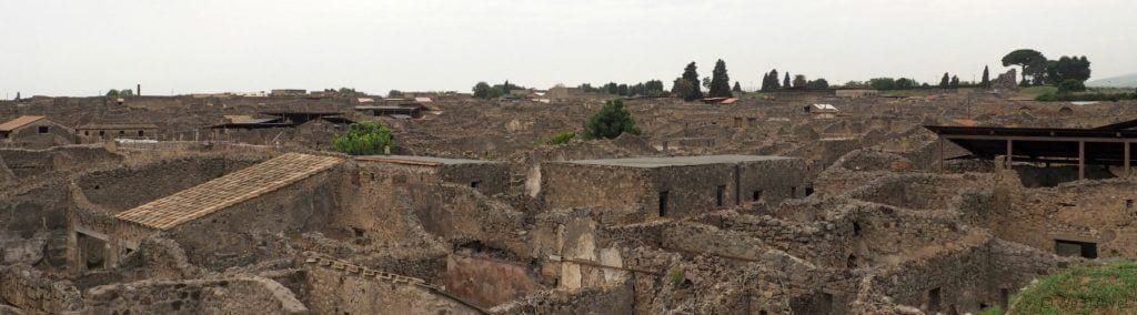visiting Pompeii italy with kids
