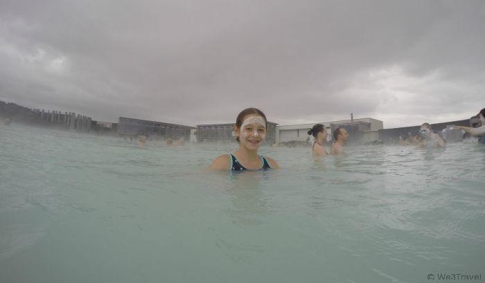 Blue Lagoon Iceland reviews -- trying out the silica mud