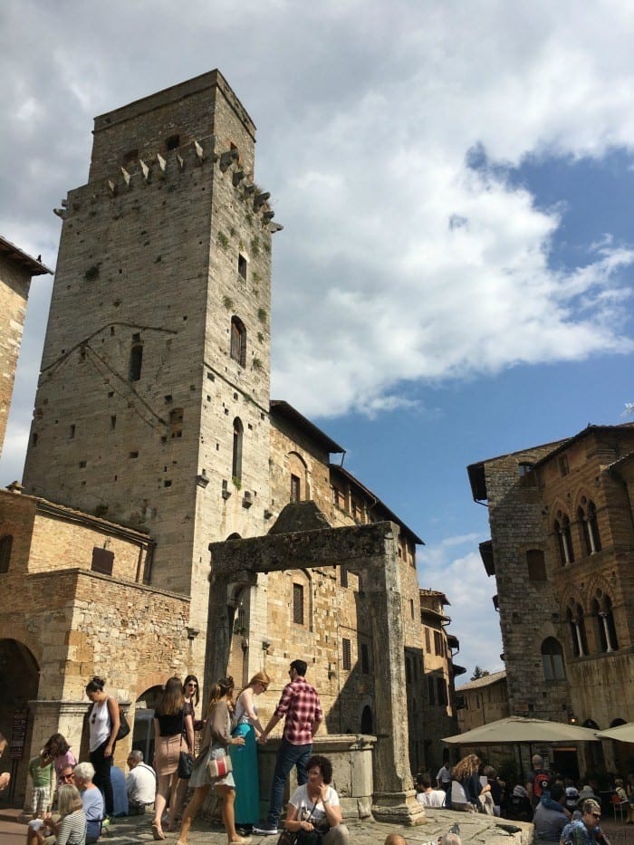 San Gimignano well