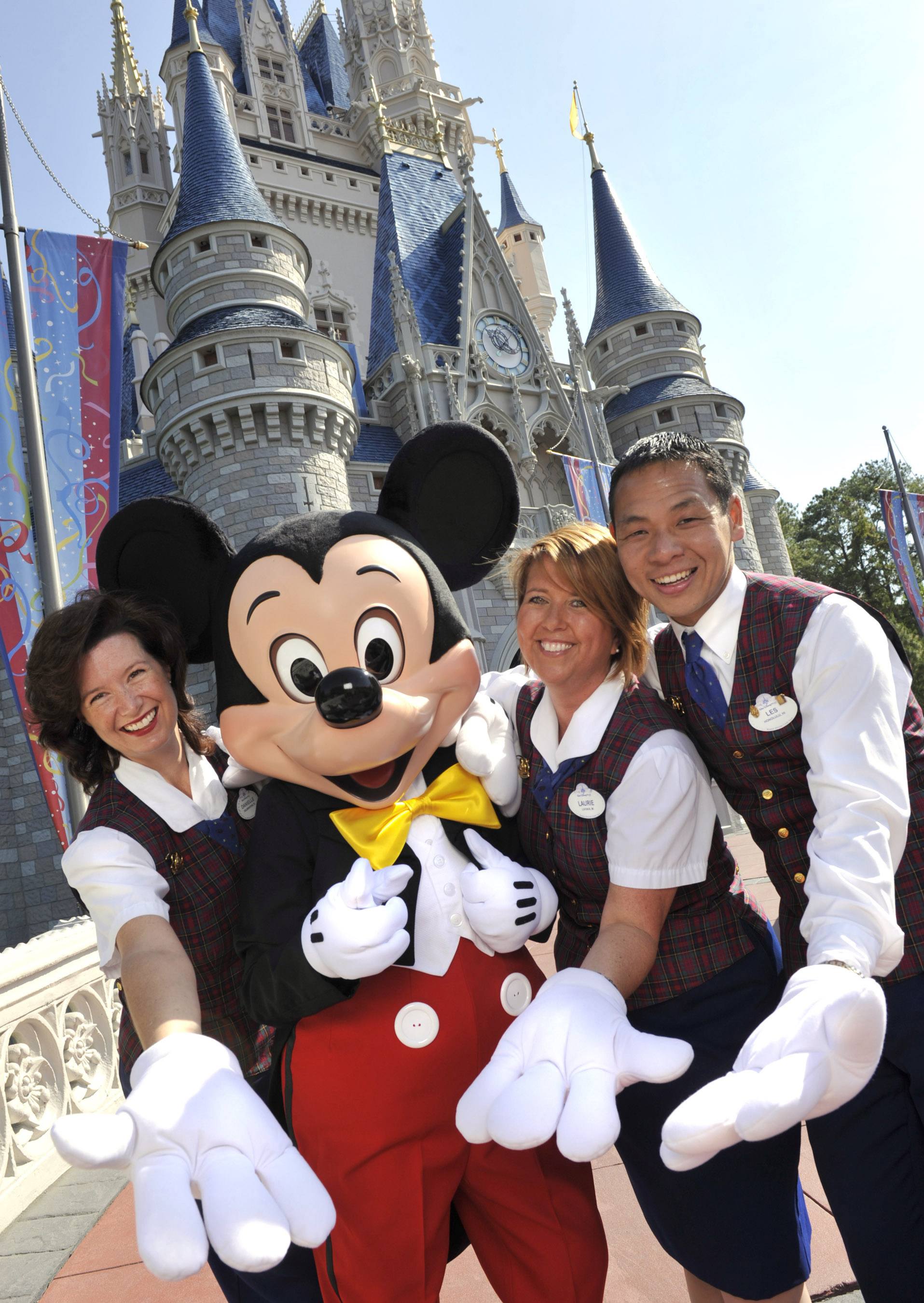 benefits of disney vip tour