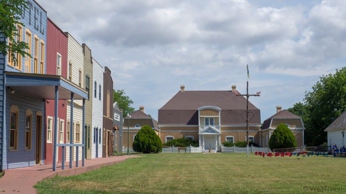 Lindsborg square