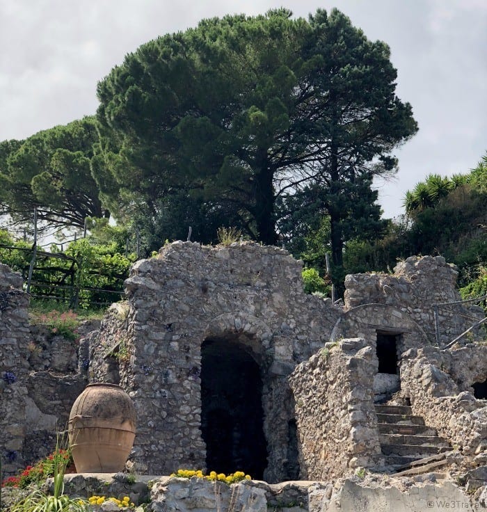 Villa Rufolo stone arch