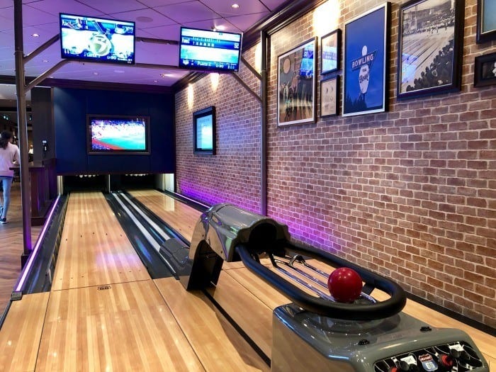 Norwegian Bliss bowling lanes