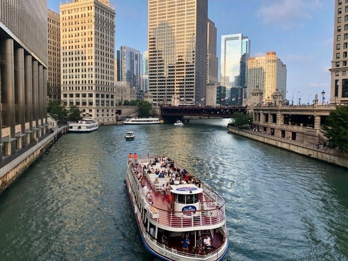 Chicago river boat tour