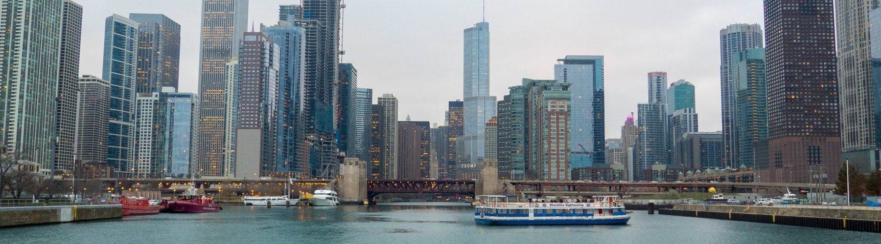 Chicago river and skyline