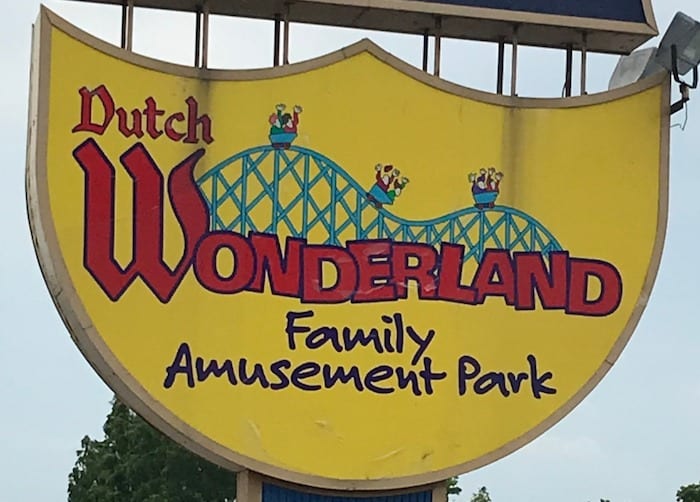 Dutch Wonderland sign