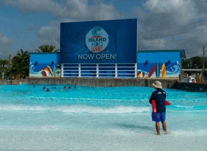 Island H20 Live wave pool