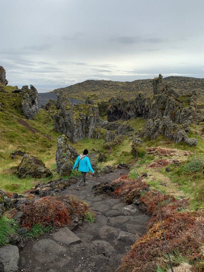 Walking the path to Djúpalónssandur 