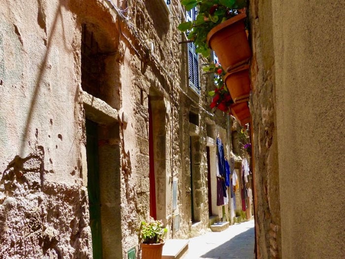 Corniglia narrow streets