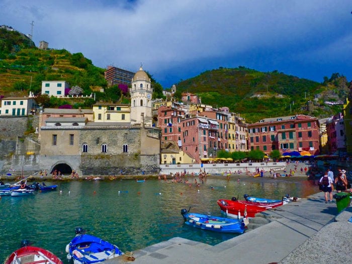 Vernazza harbor