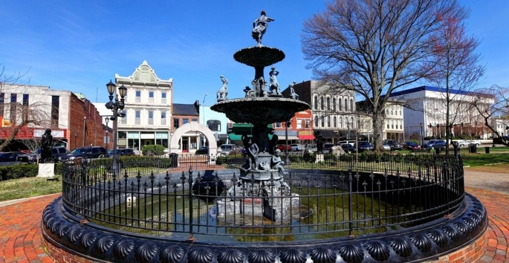 Fountain Square and main street in Bowling Green KY