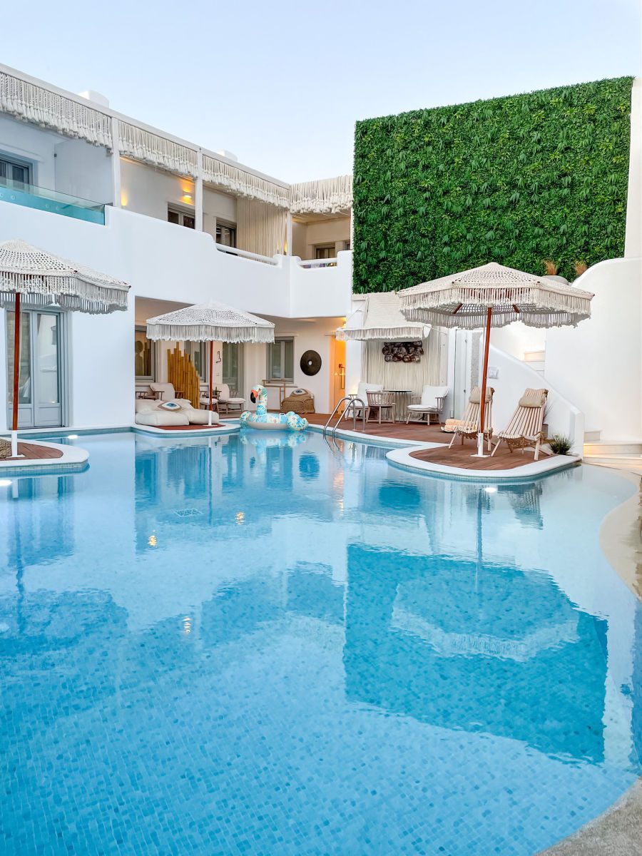 Virtu Suites pool