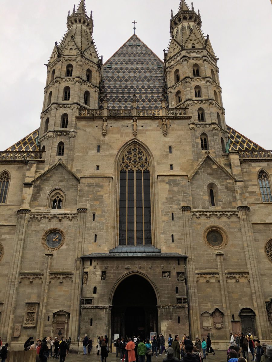 Front entrance of St. Stephen's cathedral in Vienna