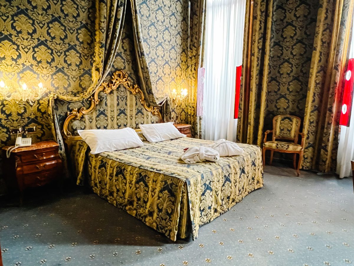 Superior room at the Hotel Al Ponte Antico
