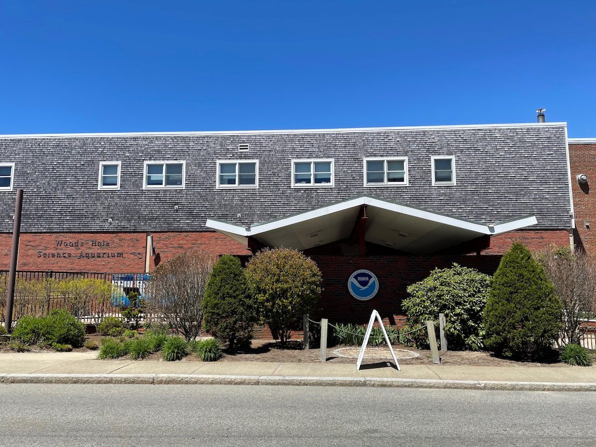 Woods Hole Aquarium entrance