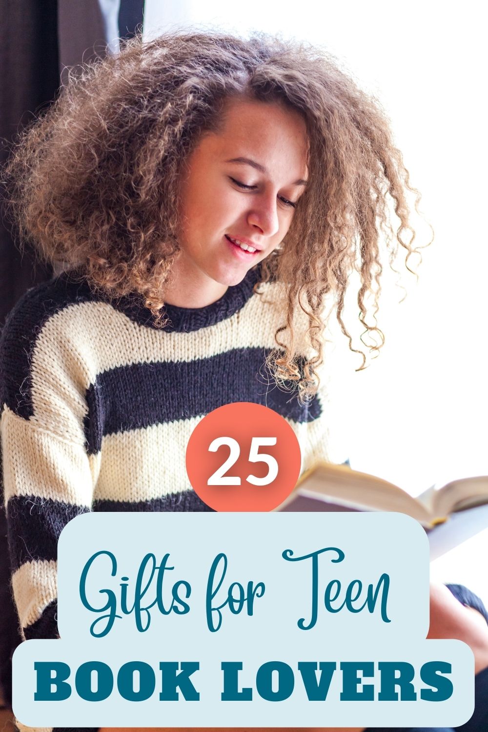 Best gift guide for teen book lovers and all the teenage book worms in your life.