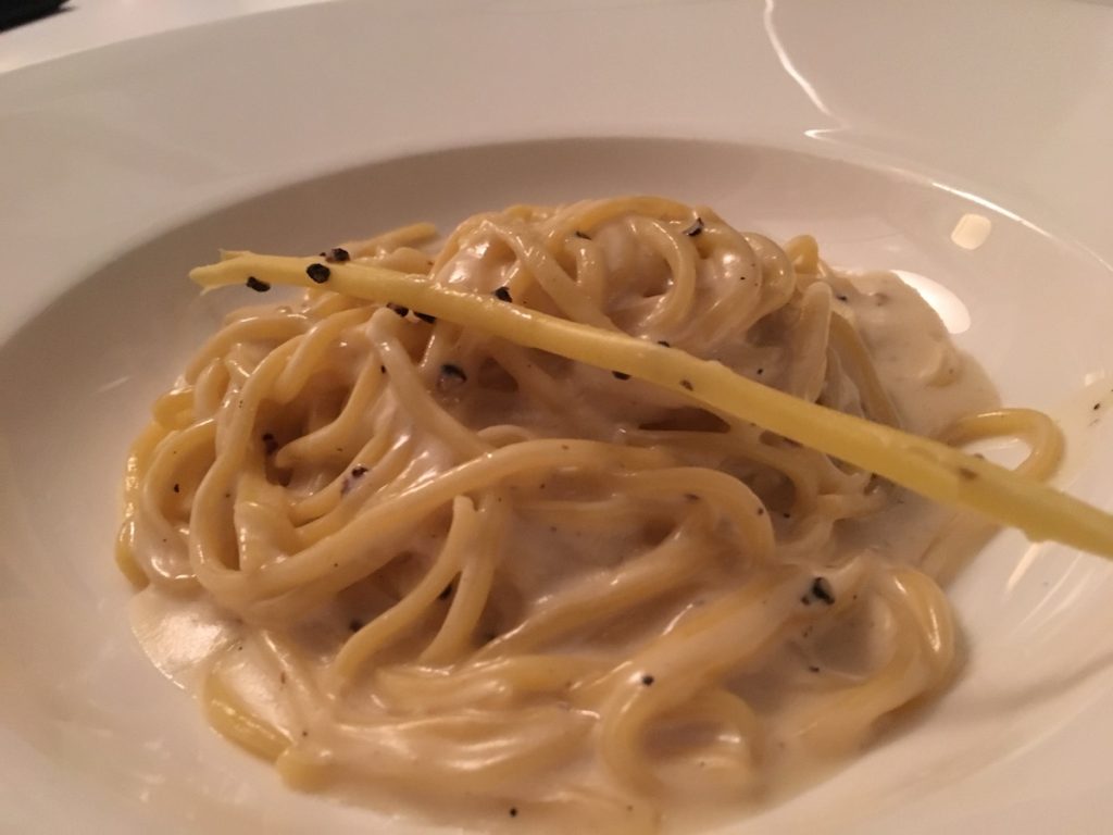 Cacio e pepe pasta