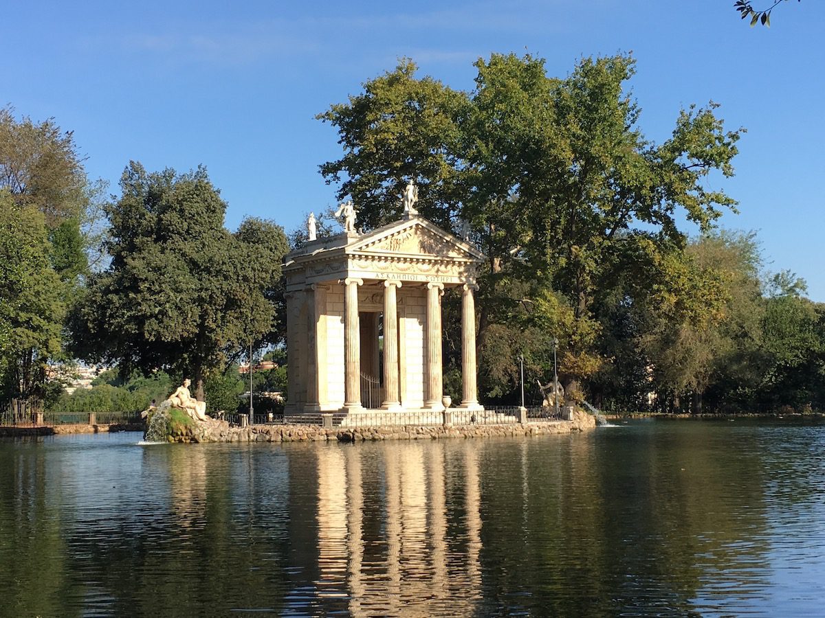 Lake in the Borghese Gardens