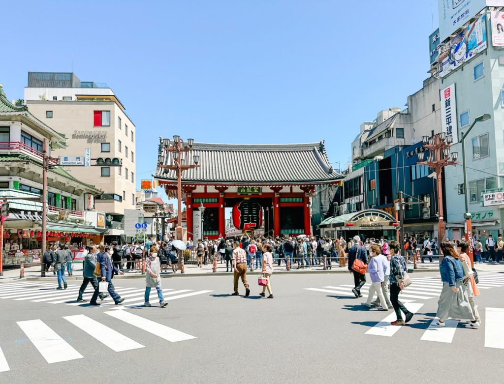 Asakusa gate - Japan Travel tips