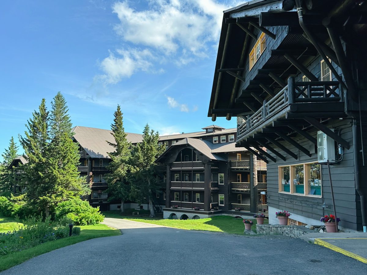 Glacier Park Lodge exterior