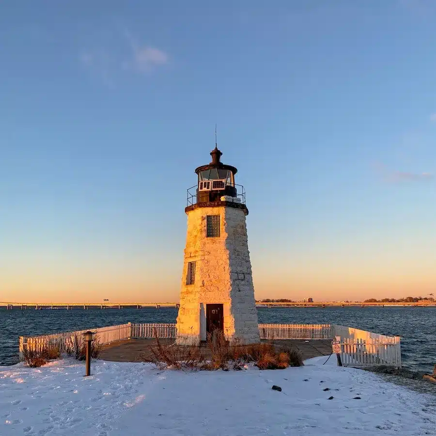 Goat island lighthouse in the snow