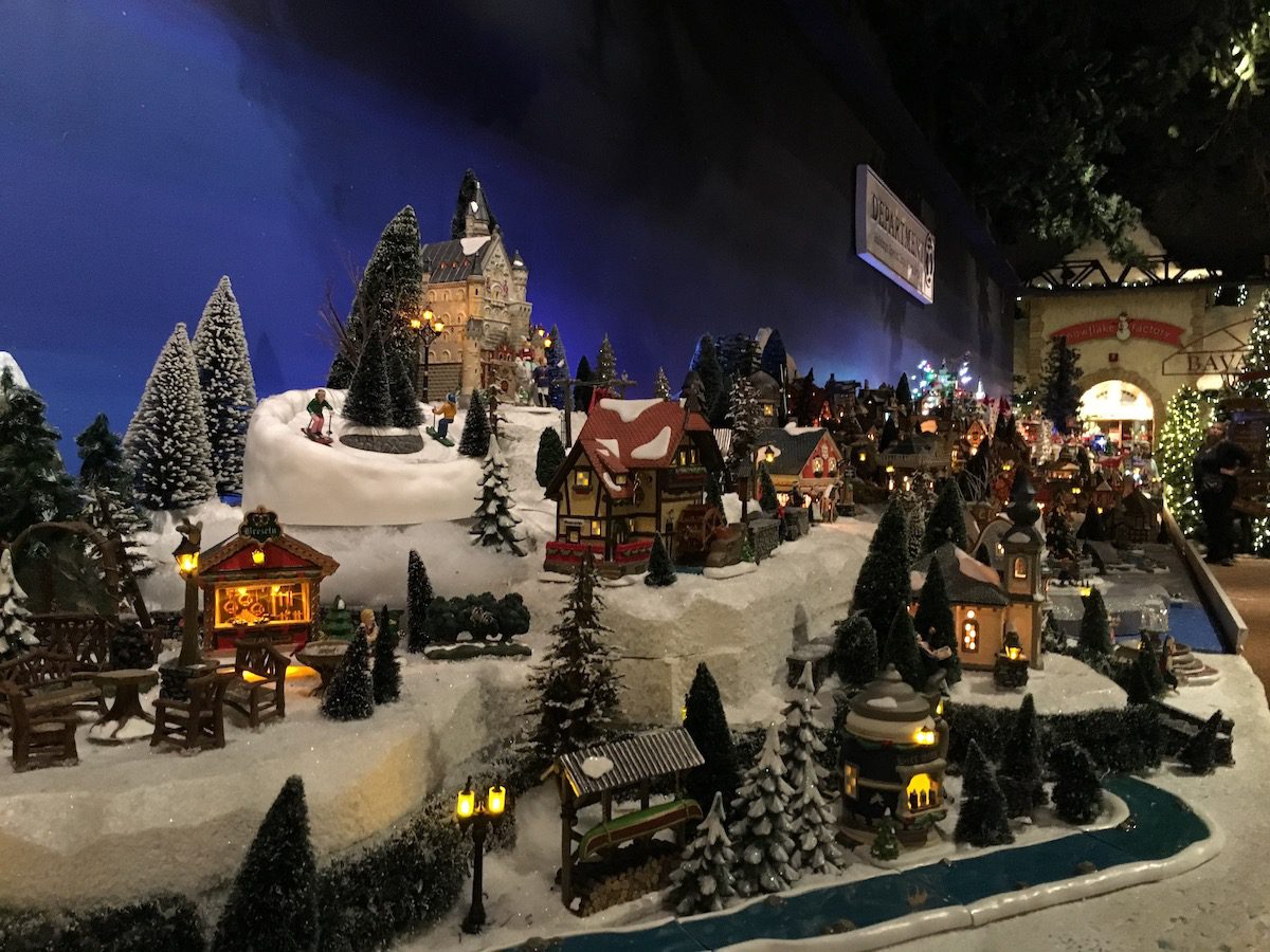 Yankee Candle Christmas Village