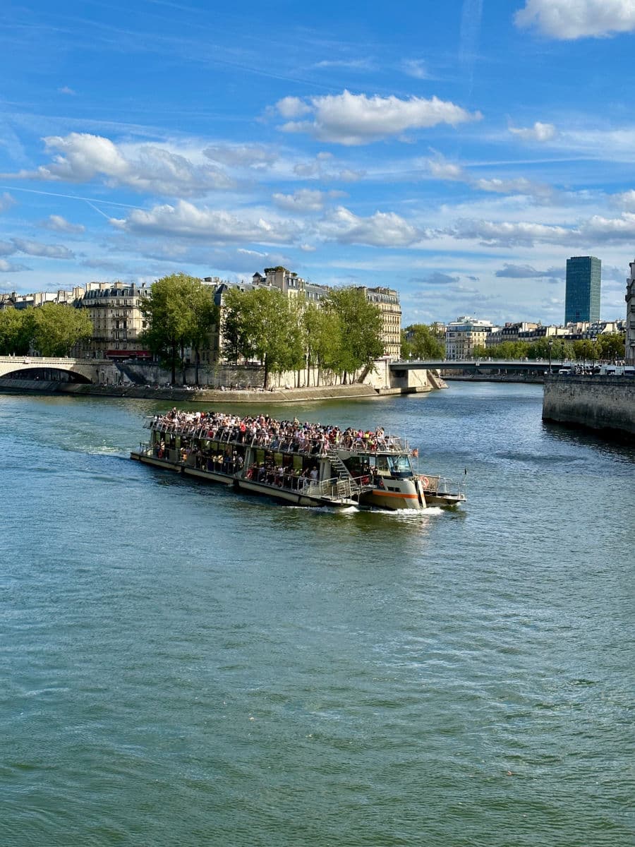 Bateaux mouche on Seine River - Paris trip cost