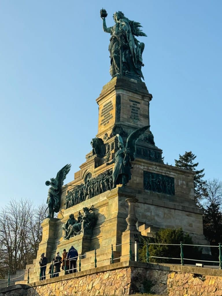 Neiderwald Statue