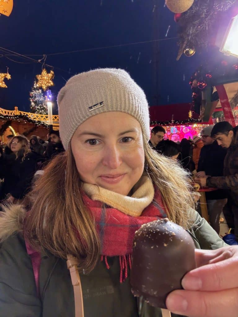 Tamara with chocolate schaumkisse