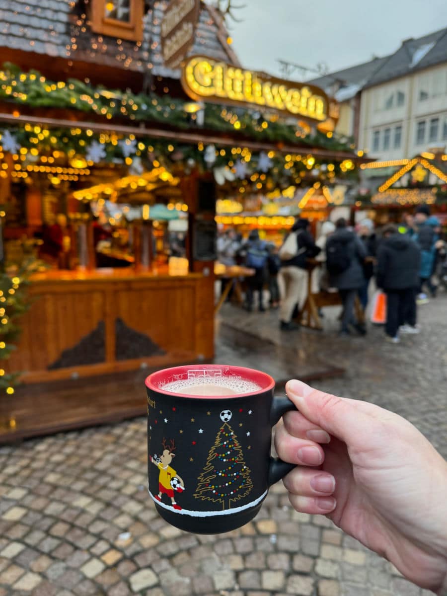Frankfurt mug with hot chocolate