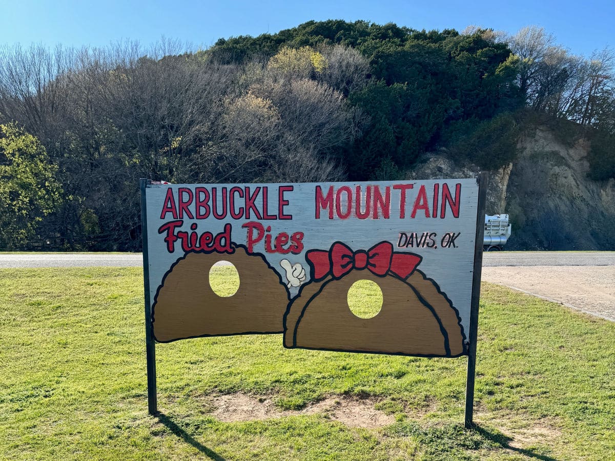 Arbuckle Mountain Fried Pies sign