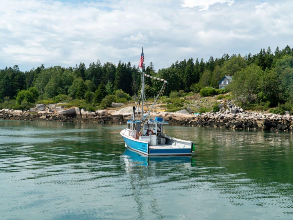 Lobster boat in Maine - Best vacation spots in Maine