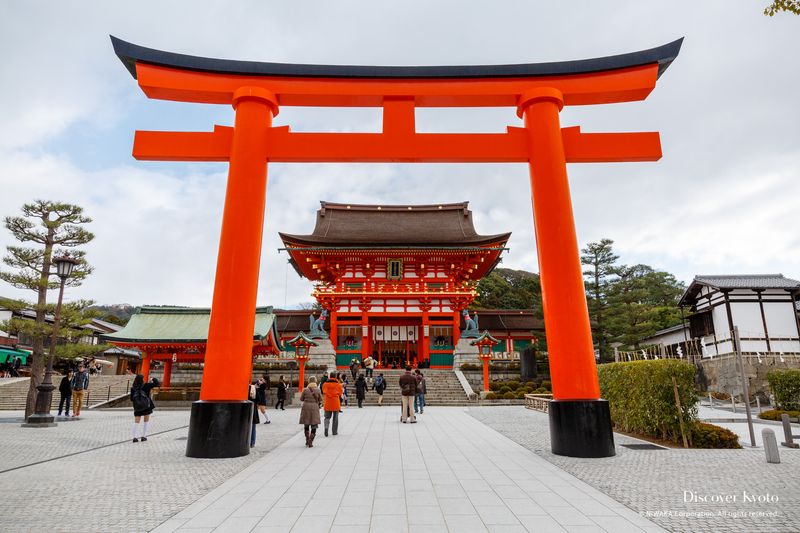 4. Explore Fushimi Inari Shrine