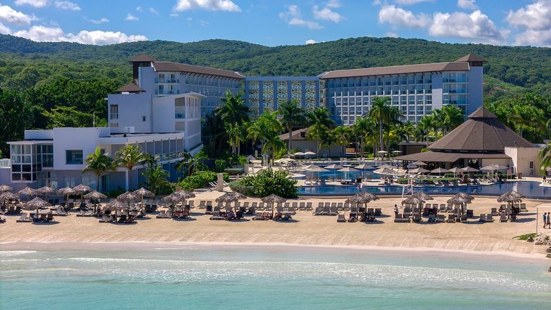 Phantom Hotel Bookings