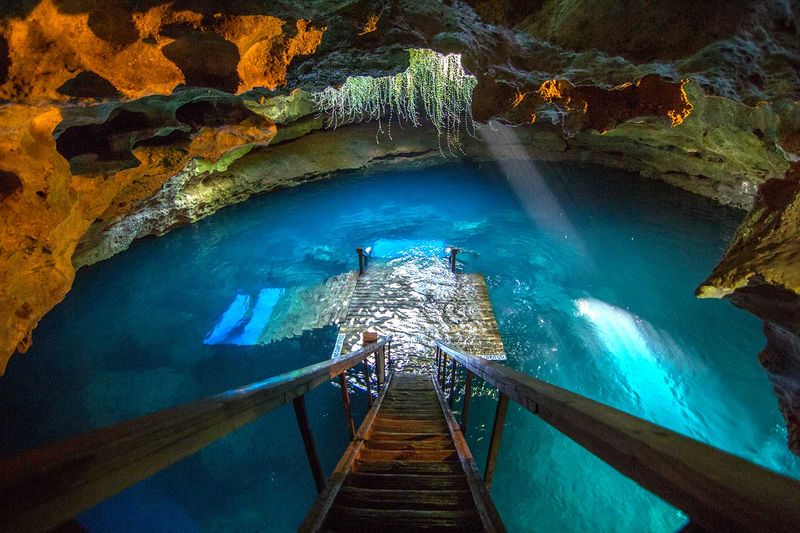Devil's Den Spring