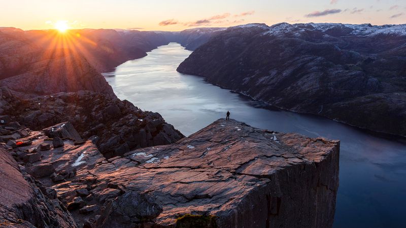Serene Preikestolen