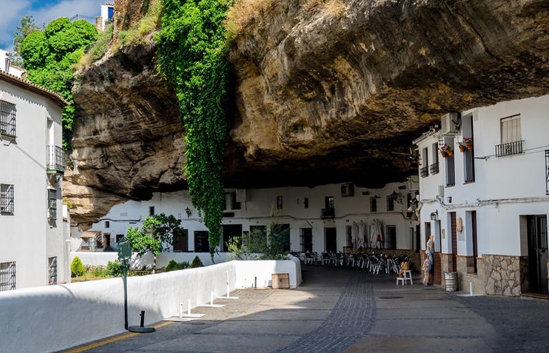 Setenil de las Bodegas