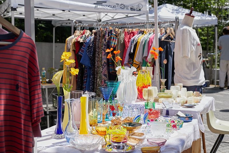 Day 8: Local Artisans Market