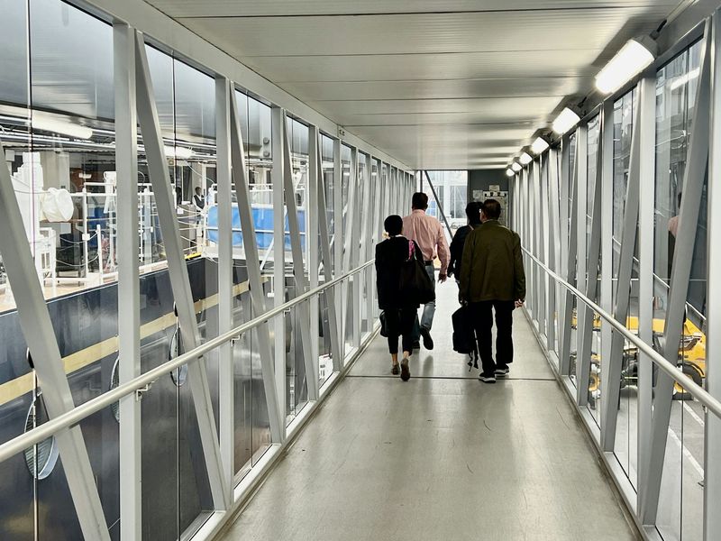 Polite Disembarkation