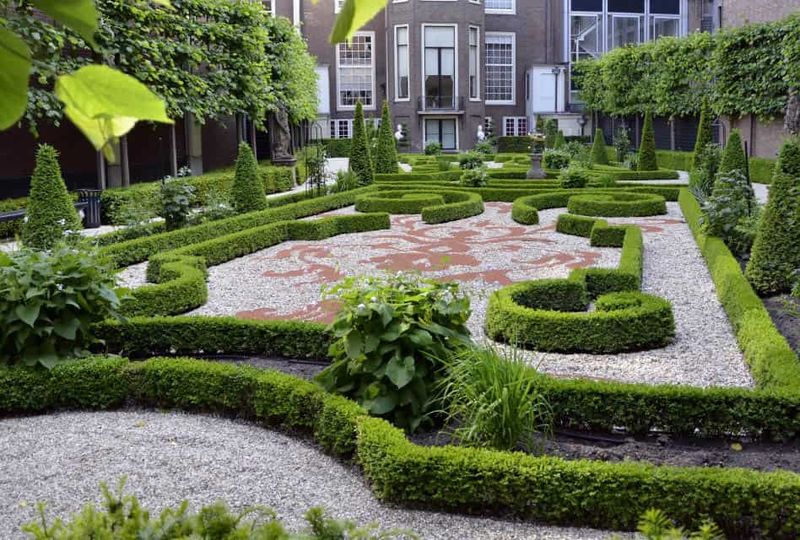 Amsterdam: Beyond the Canals