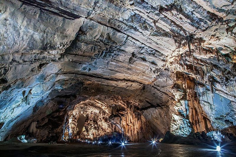 Venture into the Caves of Cacahuamilpa