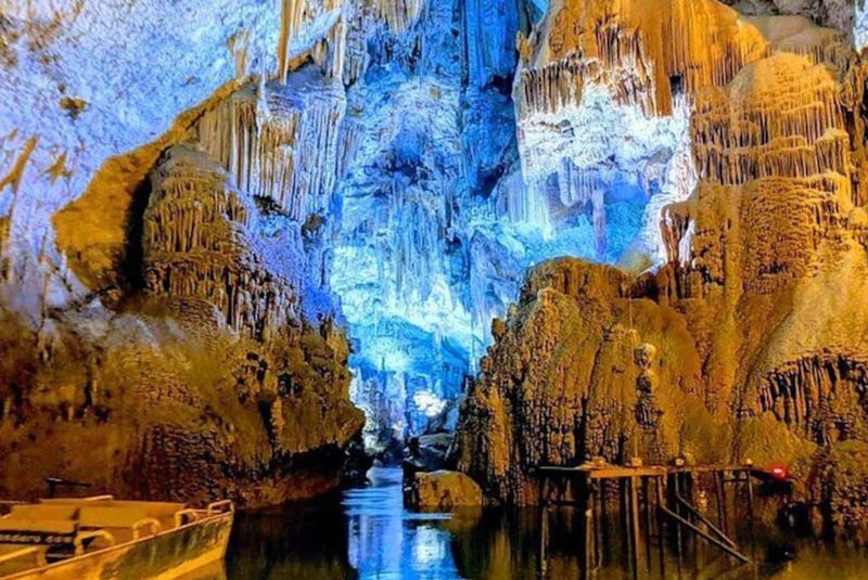 Majestic Jeita Grotto