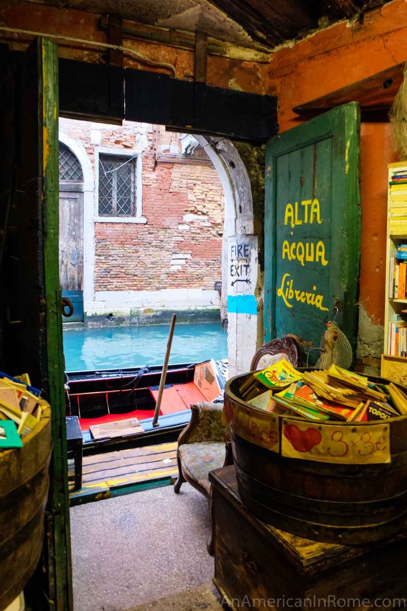 Explore the Beauty of the Libreria Acqua Alta