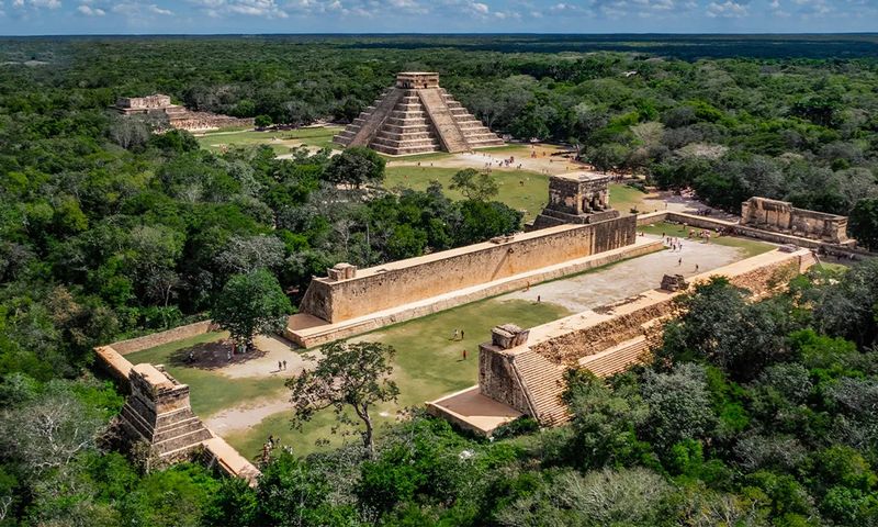Discovering the Ancient Ruins of Chichen Itza