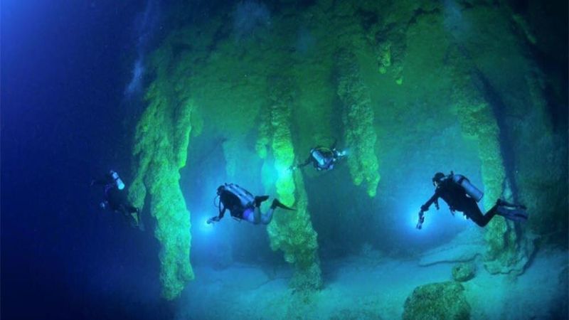 Diving into the Great Blue Hole, Belize