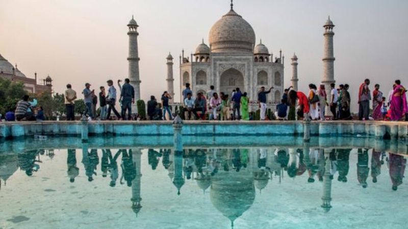 Tourist Trap: The Taj Mahal, India