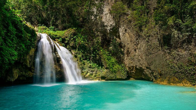Hidden Gem: Kawasan Falls