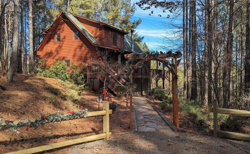 Whispering Pines Cabin