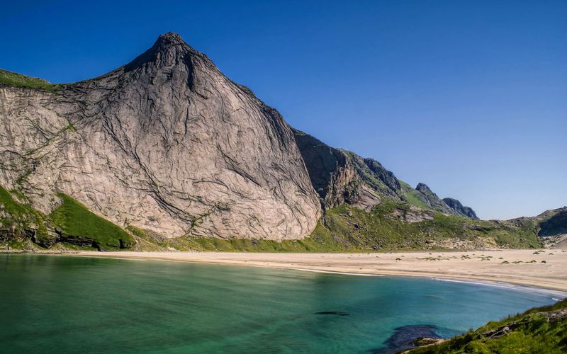 Bunes Beach